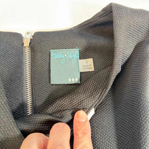 Gabby Skye womens black fit flare dress white stripe detail.  Size 4. keyhole - Picture 4 of 6